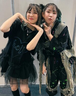 MindaRyn Instagram - @animefriends 最終日のDay4が終わったーー!
今日はZAQさんと一緒でした！
めっちゃくちゃ熱かった！🔥
自分の声を聞こえないくらい歌ってくれて、すごい楽しかった！✨
アーティストとして、自分の曲を歌えるくらい好きな人がこんなにいっぱいいるとわかるなんて何よりも幸せ！🥹

明日から日本に帰るよ！
飛行機頑張るぜー！

Muito obrigada por virem!🇧🇷

Thank you so much for Anime Friends for having us this year! This is the most memorable memories ever! I really dont wanna go back.

Hopefully someday we shall meet again!

Eu amo o Brasil!❤️🇧🇷

Até mais!