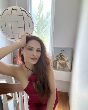 Mine Tugay Instagram - İyi ki doğmuşum🙏🏻❤️🌹
Bütün güzel dilekleriniz için teşekkür ederim♥️🫂