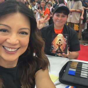 Ming-Na Wen Instagram - It was such a blast meeting all the incredible fans and my pals this past weekend! Let's do it again soon!❤️🥰

#starwars #themandalorian #thebookofbobafett #badbatch #mulan #agentsofshield #streetfighter #er #chunli #agentmay #thecavalry #fennecshand #debchen