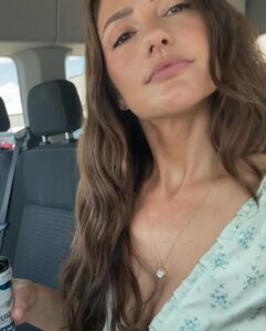 Actress Minka Kelly HD Instagram Photos and Wallpapers June 2024
