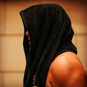 Minoru Suzuki Instagram - Tell me, why do people keep searching?　

全力で生きてないヤツに限って未来を決めつける。
「きっとこうなるに決まってる」と。
そうかもしれないし、違うかもしれない。
仮にどんなにたくさんの経験を重ねてきても、未来のことは誰にもわからない。

あたり前じゃないけとあたり前の様に…
自分の未来は自分で作ろうと思う…。