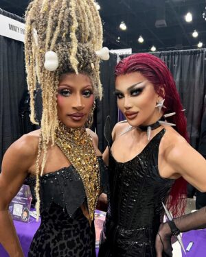 Minty Fresh Instagram - #DragCon LA 2024 Day 2 dump ✨💫

Wearing @klvnqnbrrs @muglerofficial @bitchfistnyc