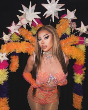 Minty Fresh Instagram - That’s Hottiana! 💗🧡
M1ntiana So Fresh for @m1ssjadeso ‘s birthday show.