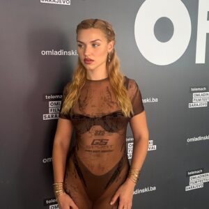 Mirela Balić Instagram - Sarajevo je bilo jedno vrlo posebno iskustvo za mene... jezik, koreni, ljudi...✨ dobiti nagradu u takvom okruženju je nešto što neću nikad zaboraviti. Hvala celoj ekipi koja nas je tretirala kao svoje. I posebno hvala za burek, sjajne ćevape i dobre vibracije ! 
 @omladinskifilmfestival ❤️

Sarajevo was a very special experience for me... my  language, my roots, people... receiving an award in such an environment is something I will never forget. Thanks to the whole team who treated us like their own. And special thanks for the burek, great ćevapi and good vibes! Volimo te puno brate @l_rilli ✨