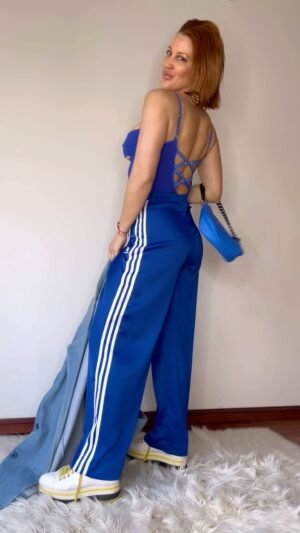 Miriam Lanzoni Instagram - 💙 
@anastasia_online
