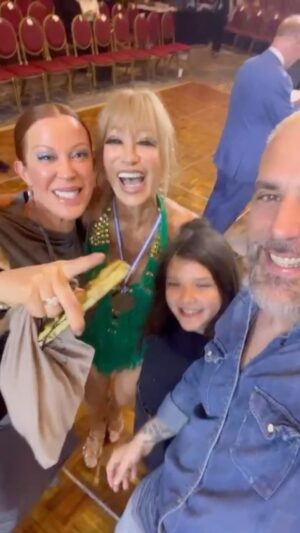 Miriam Lanzoni Instagram - La rubia que está alado mío, mi suegra ganò el primer puesto de baile es su categoría en South American Open Dance Experience 2024 👏🏽👏🏽👏🏽
(Ver todo el reel y observar lo que baila)
Y lo más destacable, es que, nunca es tarde, JAMÁS !!!! Ella por primera vez participò en un concurso internacional profesional y lo diò todo! 
Y que pasó???? Lo que pasa cuando entregas todo y con pasión: primer lugar para ella‼️
Ahora va por más y participará en Las Vegas.
Yo fui maquilladora y peinadora 
Gracias @idi_make_up_oficial x acompañar siempre momentos mágicos 
Gracias @stafflujan x los postizos 
Gracias @maria_vilarino.martillera x el vestuario