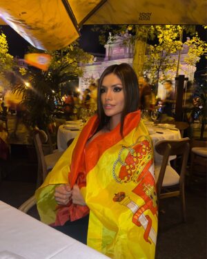 Miriam Saavedra Instagram - Si Dios tuviera la opción de elegir una nacionalidad estoy segura que sería Peruano-Español, pues no solo somos campeones en el fútbol sino también somos ricos a nivel cultural  historicamente . Nada mejor que estar orgullosos de nuestra raza y bandera española 🇪🇸💥❤️