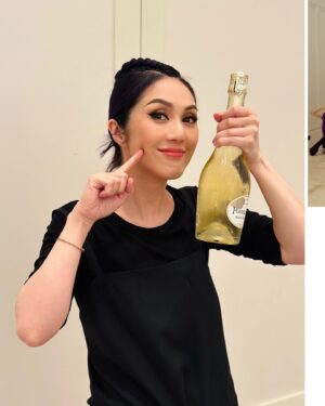 Miriam Yeung Chin-Wah Instagram - 我要放假啦🍾
一連三場上海站圓滿完成，在這裡與歌迷留下了很多的回憶...首次個人展、3小時唱40首歌... 巡演一年，充滿夢幻的一年，滿滿收穫了大家的愛，小星星們一次又一次大合唱的畫面仍在腦海中浮現著。
很愛我的歌迷、我的團隊們、所有喜歡廣東歌的你們，有你們才有今天的楊千嬅💜 暑假來了，我要稍作休息，大家請準備被我的旅行照轟炸一下😆 
我們期待8月份於第36場宜昌站和杭州站相見🌳

#MYTREEOFLIVEWORLDTOUR
#MYEXHIBITION千木芳嬅楊千嬅個人展 #木林森