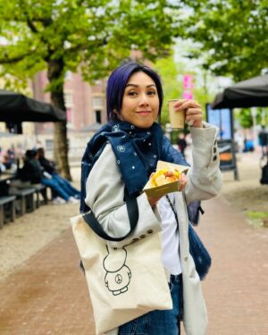 Miriam Yeung Chin-Wah Instagram - 這趟旅程
吸收了很多🤣
🍦🍰☕️☕️☕️🥂🥂🥂🍾🍔🍟🥓🥚🥞🍓
相處了很多（和自己、孩子、愛人、家人、朋友）
領悟了很多（世界、人生、關係、價值觀）
創作構思了很多（舞台、演唱、音樂、製作）
創作來自生活
50原來才是真正的起跑線
期待與你們用音樂分享這個旅程💜