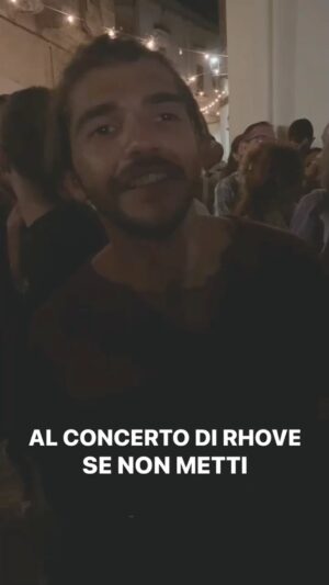 Mirko Mastrocinque Instagram - Andiamo a saltare al concerto di @rhovelaprovince a Shakerando e a Shakerando!
.
.
#rhove #saltare #concerto #estate #musica #shakerando