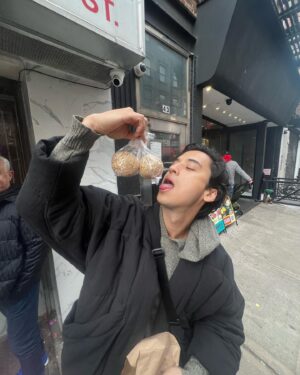 Miss Benny Instagram - now that’s what I call nyfw 🪑