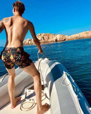Miss Fame Instagram - Post it 🔥🌊🐶 #sardegna #italy