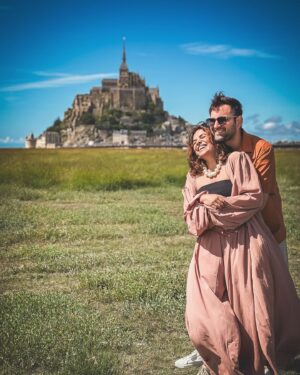 Mitali Mayekar Instagram - They say it looks like Disney Castle. I say it looks like HOGWARTS.❤️✨🥹
.
.
Wearing @a.la.modebyakanksha 
#montsaintmichel #hogwartscastle #hogwarts #magical #magic #potterhead