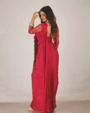 Mitali Nag Instagram - Too glam to give a damn ✨😉

Stylist: @the_neerajpandey 
Outfit: @labelayushiagarwal 
Make Up: @persian.brush 

#mitaalinag #fashion #makeup #collab #indianactress #dusky #333