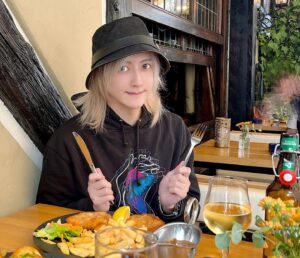 Miura Ayme Instagram - .
Hallo Deutschland!!🇩🇪😈💕

　
.
.
.
.

#visualkei #キャバクラ #ホスト #vkei #shibuya #アニメ #キャバ嬢 #uk  #v系 #東京 #渋谷 #ukcosplayer #コスプレ #cosplay #おべいみー #akihabara #ヴィジュアル系 #cosplayer #ミウラアイム #歌舞伎町 #メンズアイドル #ObeyMe #shallwedate #乙女ゲーム #otomegame #otomegames #obeymeasmodeus #hyperjapan #animagic