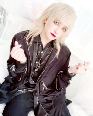 Miura Ayme Instagram - .
Do you wanna be in bed with me?😈

.
.
.
.

#visualkei #キャバクラ #ホスト #vkei #shibuya #アニメ #キャバ嬢 #uk  #v系 #東京 #渋谷 #ukcosplayer #コスプレ #cosplay #コスプレイヤー #akihabara  #ldn #ヴィジュアル系 #cosplayer #ミウラアイム #歌舞伎町 #メンズアイドル #ObeyMe #shallwedate #乙女ゲーム #otomegame #otomegames