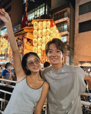 Miyū Ikeda Instagram - ．
今年もOFFとれて3年連続の祇園祭行けました〜
今年は旦那の親戚とかも含めて6人で🫶🏾
たくさん歩きすぎて疲れたけど夏の思い出🌻