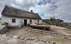 Moe Dunford Instagram - That’s a wrap on ‘Báite’ , a magical experience filming out West, & my first film as Gaeilge. A story about family, & belonging, set in rural Ireland in the 70’s - directed wonderfully by @ruanmagan1 , 

Written by @sheenalambertwrites @ shot by @foxronan 

Loved working with ye all 

@tg4tv @danumedia_galway