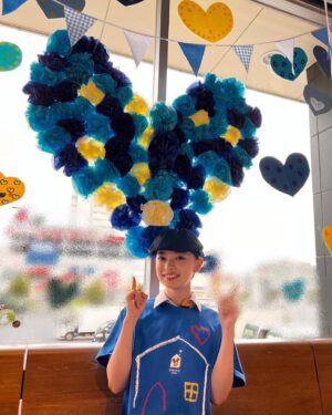 Moe Kamikokuryo Instagram - ⁡
⁡
11月19日(日)
⁡
🔵青いマックの日🔵
⁡
のTV CM 「広がる青い輪」篇
に出演しています！
⁡
杉本哲太さん、そしてマイメロディちゃんと共演させて頂きましたが、とても楽しい時間でした💙
⁡
11月19日(日)青いマックの日、
改めて皆さんと一緒に盛り上げていけたら嬉しいです！⭐️
⁡
⁡
#マクドナルド
#青いマックの日
#ドナルドマクドナルドハウス