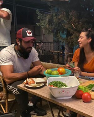 Mohamed Gomaa Instagram - The most powerful person in the world is the storyteller ,, #stevejobs 
من كواليس #مسلسل_هروب 
It’s always a pleasure working with amazing people and amazing actors #شجون_الهاجري  @shoooj @mohammed_alalawii @bassemmoughnieh @jessy_abdo  @carolabboud8 @lilianenemryofficial1 @amaltalebofficial