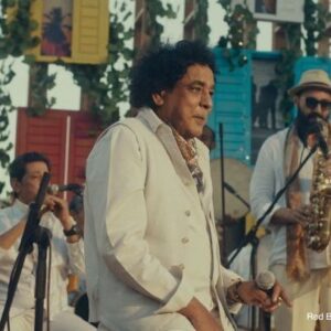 Mohamed Mounir Instagram - لما الكينج وفرقته يبقوا رايقين .. تسمع مزيكا ماتتعوضش زي دي

@redbullegypt 
#RedBullSerElKing