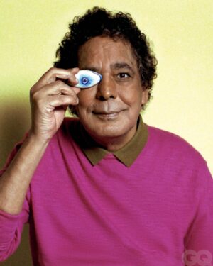 Mohamed Mounir Instagram - Mohamed Mounir is the winner of @gqmiddleeast Legend Award for 2020. Across music and film, he has been a cultural force for nearly half a century, charming Egypt with a cheeky grin. Now, the man that changed everything and united a nation’s true sound is about to begin his next act. 

Thanks GQ 👌🏾

Photographer: @malakelsawi
Creative Producer: @amiraelraghy
Concept and Creative Direction: Malak El Sawy, Amira Elraghy, Hussien Abayazeid
Set-designer: @ereny.jo
Interview: @thisisnagy
Editor in chief: @adambaidawi
Art Director: @lorettadegoede
Styling: @amiraelraghy
Styling Assistant: @habiba.rahouma
Photography Assistant: @varatenseva
Gaffer Lighting: @ahmedgamal2143
Artist Manager: @hussien_abayazied 
Production: Qanawat Digital