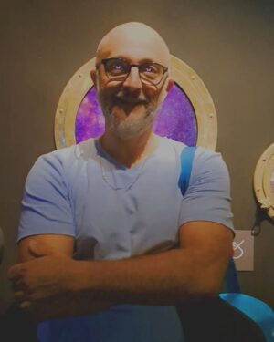 Mohammed Marouazi Instagram - Quand je demande a ma fille de me prendre une belle photo..... Mon Dieu quelle génération 🤥📸