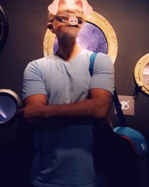 Mohammed Marouazi Instagram - Quand je demande a ma fille de me prendre une belle photo..... Mon Dieu quelle génération 🤥📸