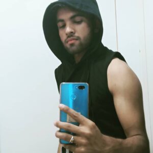 Mohd Talib Instagram - कुछ लोग ‪‎#meri फोटो देखकर इतने  #‪EXCITED हो जाते है,
कि समझ नहीं पाते कि पहले #LIKE करे या ‎#SAVE।😜😜