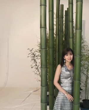 Moka Kamishiraishi Instagram - 東宝カレンダー 2025
参加させていただきました🪽おたのしみに
わたしは何月でしょう？わかったら天才！🎋(え！)