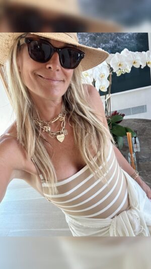 Molly Sims Instagram - Mommin’ 😅