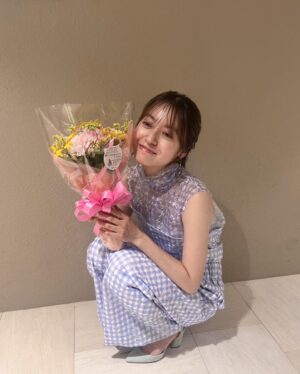 Momoko Tanabe Instagram - DitO舞台挨拶の素敵な衣装たち👗
いつもお世話になっている2人が手掛けてくれました💐
Hairmake Rina Ohara @rrr417 
Styling Sho Sasaki @shosasaki_ 
⁡
お越しくださったみなさま、ありがとうございました！楽しかったー!!
ウェルカムボードを用意してくださった映画館もあったり、、
観てくださったお客様と直接お会いできるなんて普段なかなかできないから、胸に募った想いをお伝えできてたら嬉しいです😌
⁡
劇場で味わえるのは今だけ。
『DitOを観る』という体験をこの夏ぜひ
楽しんでください！🌻
⁡
⁡
#DitO
#ディト
#pr