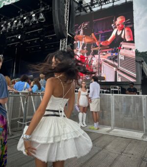 Momona Tamada Instagram - more from @osheaga 🙈🕺