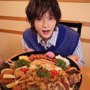 Momose Takumi Instagram - ・
有吉ゼミデカ盛りチャレンジ

ロケの後2日間くらいご飯食べられなかったなぁ😌