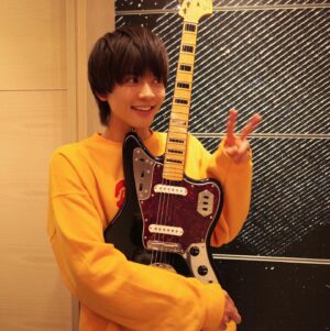 Momose Takumi Instagram - ・
超十代×fender
ギターイベント来てくれたみんなありがとう楽しかったね

ほんわかしてて楽しい1日だったな〜

ギター好きでよかった！