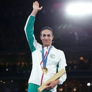 Mona Eltahawy Instagram - “I’m very happy. For eight years, this has been my dream and I’m now the Olympic champion and gold medallist,” Algeria’s Imane Khelif. “I’ve worked for eight years, no sleep, eight years tired. Now I’m Olympic champion.” 

MABROUK Imane Khelif!

GOLD MEDAL! She is a champion! 💜✊🏽❤️

Fuck the haters!