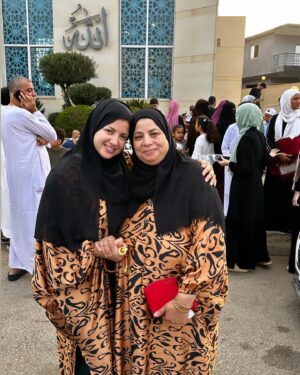 Mona Farouk Instagram - من صلاة العيد 
كل سنه وانتم طيبين وحلوين ومبسوطين يارب العالمين 🙏🏻
#عيد_اضحي_مبارك  #صلاة_العيد  #صلاة #عيد_مبارك  #عيد  #عيد_سعيد  #oops  #alhamdulillah  #eidmubarak #tiktok #onthisday #instagram