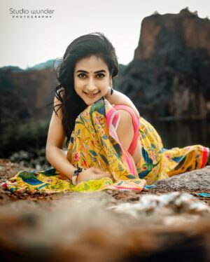 Mona Kakade Instagram - Finally being myself 🤩

📸 @sw__portraits 
Saree @bhavikadevarapalliofficial 

#monabedre 
#actor 
#saree 
#designer 
#post 
#picoftheday 
#pose 
#instagood