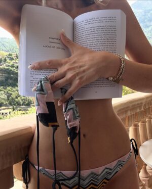 Monet Mazur Instagram - living. 🐚⚓️🛟🌊🦀🇪🇸