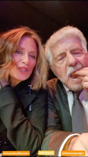 Mónica Antonópulos Instagram - PARTE 1 EN LA ALFOMBRA ROJA: En la entrega de los Martín Fierro digital Ricardo y Liliana vivieron su gran noche, metidos entre famosos a los cuales casi no conocían, igual cholulearon a fondo… tenemos segunda parte y ESTO ES FICCIÓN SEÑORES bueno un poco y un poco… La segunda parte trae de todo. 

🔴 COMPARTÍ Y COMENTÁ PARA QUE GIRE LA RUEDA 

🟠 Y SEGUÍ mandando Cafecitos que logramos COMPRr 1 ETH si señores… CRYPTO Y FICCIÓN. HAREMOS HISTORIA 😎

Gracias @pamemartinelli por dejarnos pipí cucú 

Y tuvimos las mejores imágenes gracias a la colaboración de @samsungargentina 

ESTO ES SOLO EL COMIENZO, Y GRACIAS A ESTA MAGNÍFICA COMUNIDAD 🔥🇦🇷🔥
#microficcion #metaficcion #ricardoylilianatv #martinfierrodigital