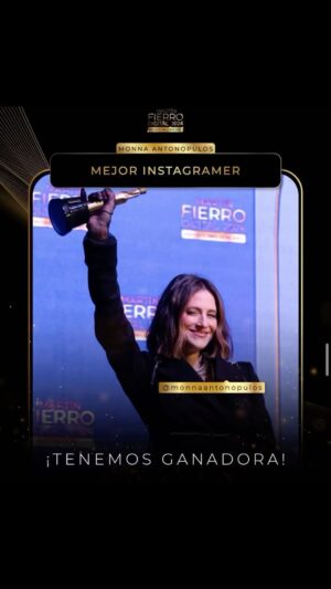 Mónica Antonópulos Instagram - Estar cómoda y segura que el look que elegiste para una noche de celebración fue la mejor elección .
@maxmara_argentina  @claudebenardshoes  @pruneoficial  La magia siempre de @vestustudio @pamemartinelli ❣️