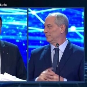 Monica Iozzi Instagram - Ninguém deveria votar pela reeleição de Bolsonaro só pela forma como ele respondeu à jornalista Vera Magalhães no debate da Band.

O ódio que este homem dispensa às mulheres é estarrecedor. E não é a primeira vez que ele ataca jornalistas mulheres. Numa busca rápida no Google, vários outros ataques aparecem rapidamente. Coisa que não acontece com jornalistas homens.

Jair Bolsonaro não gosta de ser questionado por mulheres. Ele nos odeia, a não ser que sejamos submissas. E, por mais que tente, ele não consegue disfarçar.

Minha solidariedade a todas as jornalistas e parlamentares que já foram ofendidas por este crápula.

*Neste vídeo, a jornalista Vera Magalhães fez a pergunta para o Candidato Ciro Gomes, com direito a comentário de Jair Bolsonaro.
A fala de Ciro foi omitida para que o vídeo não ficasse longo demais.
Você pode encontrar este trecho completo em vários portais de notícias na internet.

veramagalhaesjornalista
#debatenaband 
#forabolsonaro 
#bolsonaromachista