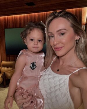 Monick Camargo Instagram - O SEXTOU, que eu sempre pedi pra DEUS! 

♥️
♥️
🤍