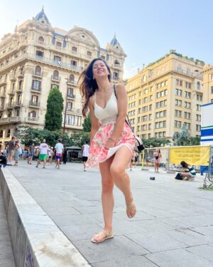 Monserrat Torrent Instagram - 1.- Algún día cubriré los JJ.OO 
2.- Foto de hoy en la Rambla Cataluña
3.- Ese vestido ya tiene 10 años
4.- Grabando en Madrid (Se viene se viene)
5.- A veces somos turistas en Barcelona
6.- Primera vez en Lisboa, Portugal
7.- Era la que más ropa tenía en la playa 

#europa #viajes #instalike #instagood #instadaily #trip #spain #portugal #europe