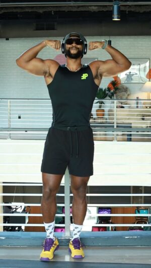 Monte Taylor Instagram - Nothing like hitting the gym knowing you rocking that 🔥

Looking for comfy, stylish and effective gym fits?

@fp.activewear has what you need!

✅ Shades 
✅ Tank 
✅ Shorts 
✅ Socks
 And more!

#gymfit #gymapparel #fitnessapparel