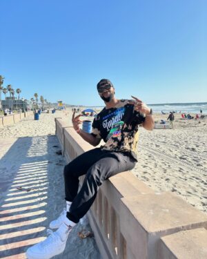 Monte Taylor Instagram - Celebrate Your Wins ‼️

I had the chance to take a quick trip down to San Diego this weekend and kick back with friends.

I’ve been so focused and locked in on being the best version of myself but haven’t made much time to celebrate any of my recent wins. 

It felt great to get outside and enjoy time with friends in a beautiful city. 🙌🏾

Don’t forget to celebrate your wins! Big or small! ☑️

#beachvibes #beachday #sandiego #missionbaysandiego