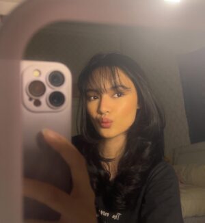 Montserrat Gizelle Instagram - bangs bangs