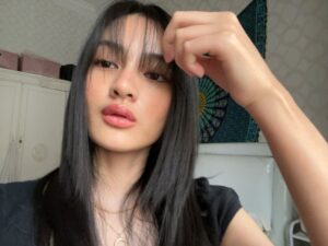 Montserrat Gizelle Instagram - took pictures on tiktok. and the sound choice tiktok randomly picked for me.. lol😂