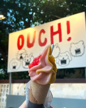 Moon Joo-yeon Instagram - 🍧🌷🍧🌞🍧☀️☀️☀️
icecream in hannam OUCH🥶