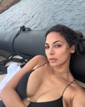 Moran Atias Instagram - Black, red or white ? 
🖤❤️🤍